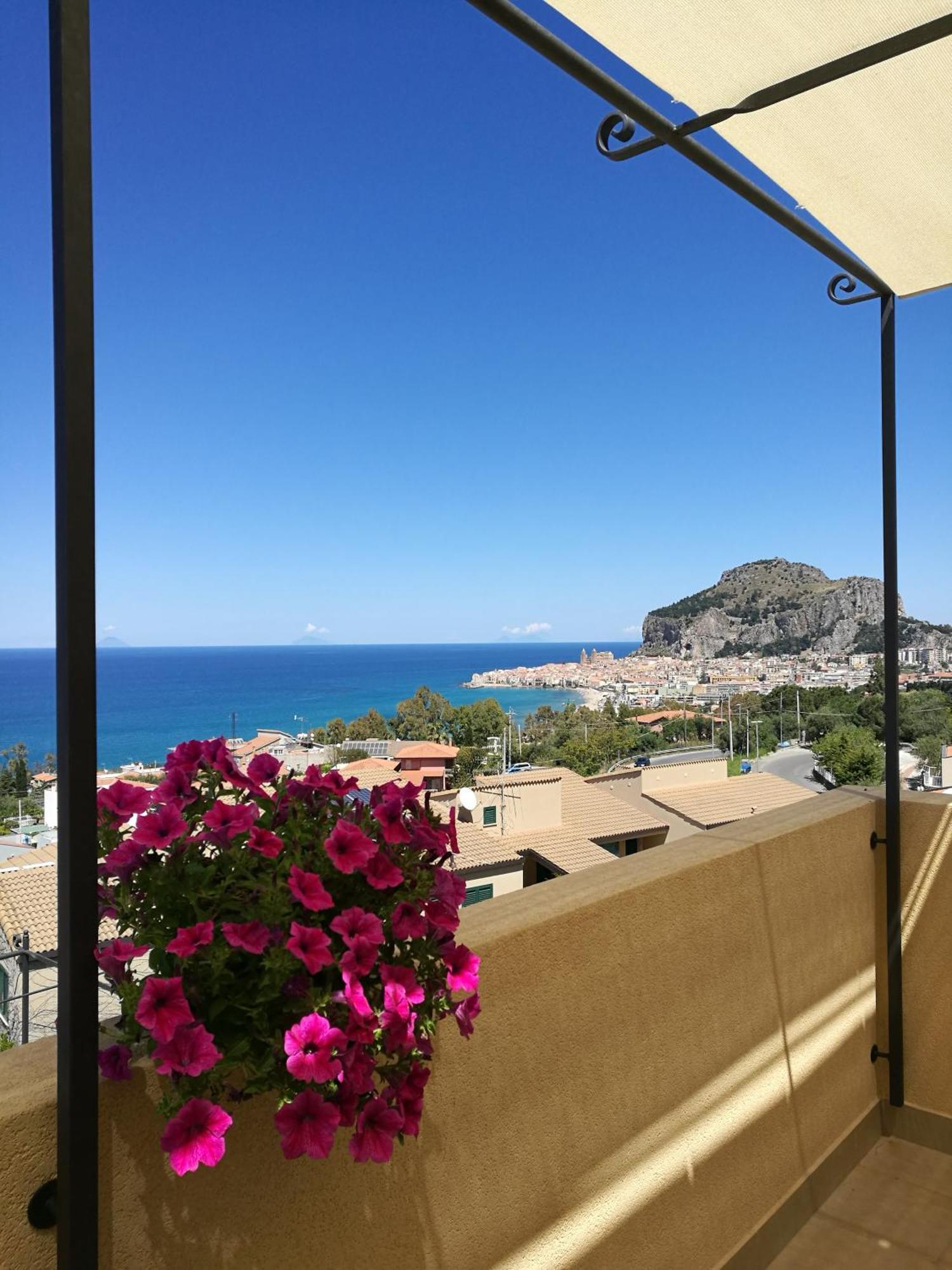 Апартаменты Casa Panoramica Santa Lucia Чефалу Экстерьер фото